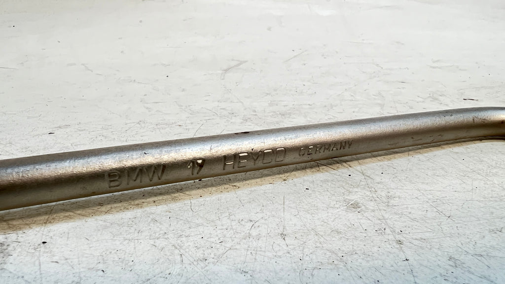 BMW E46 TOOL KIT WHEEL LUG BOLT WRENCH 71121179953 Proper Parts Co