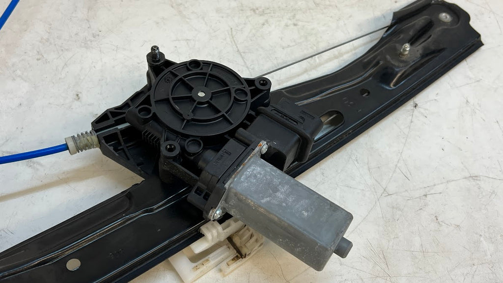 BMW F30 F31 Front Right Window Lifter Regulator Motor – Genuine OEM 7259824, Used