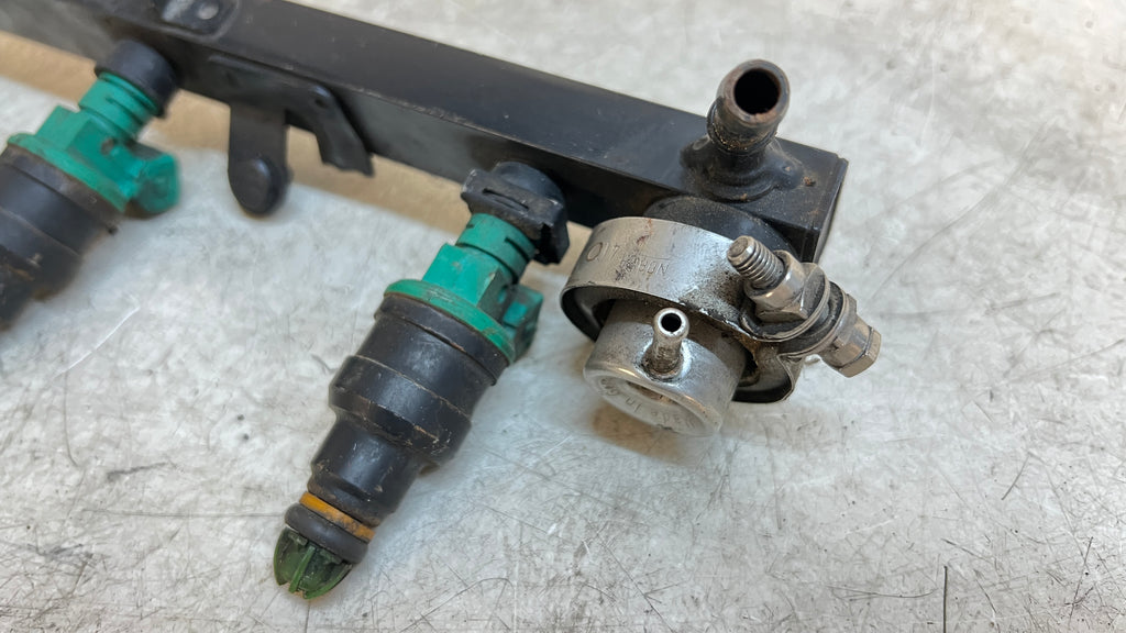BMW E30 325i 325ix M20B25 Fuel Injector Rail W 5 Fuel Injectors 135317 bmw-e30-325i-325ix-m20b25-fuel-injector-rail-w-5-fuel-injectors-135317