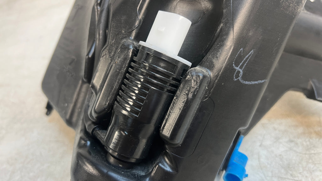 TESLA MODEL 3 WINDSHIELD WASHER FLUID RESERVOIR 109606200H Proper