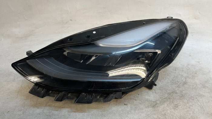 Tesla Model 3 Left/Driver Side Headlight 1514952-00-C *DAMAGED*