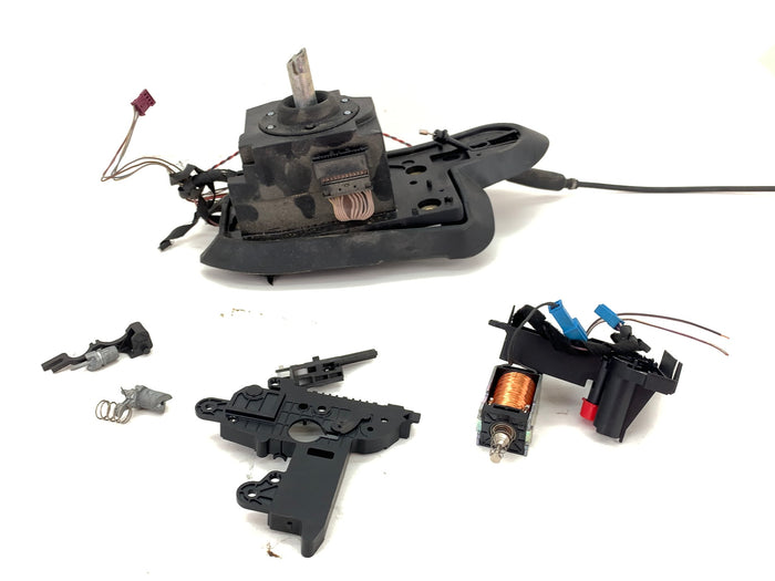 BMW E82 E92 E93 Z4 135i 335is DCT Dual Clutch Transmission Gear Shift Selector 9213649 *Damaged*