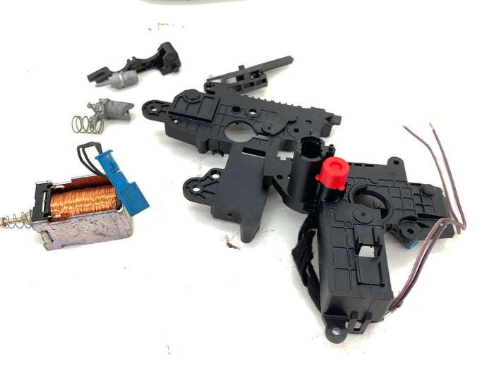 BMW E82 E92 E93 Z4 135i 335is DCT Dual Clutch Transmission Gear Shift Selector 9213649 *Damaged*