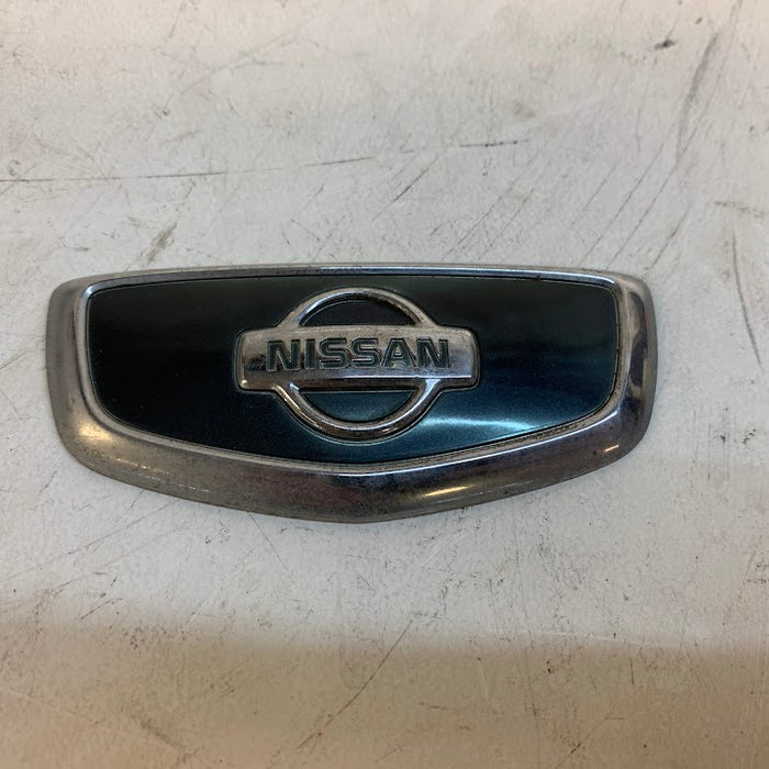 Nissan Stagea 260 RS Trunk Emblem Nissan 908900V010