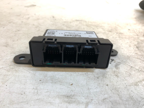 Tesla Model S Parking Assist Control Module 1048476-00-D