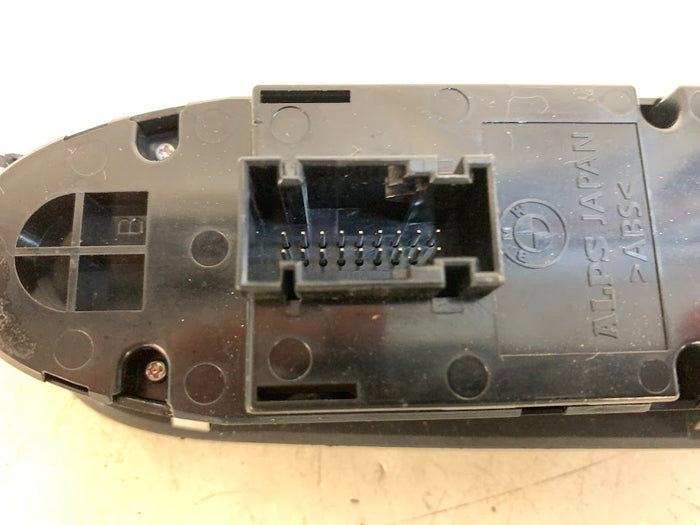 BMW E90 E91 3 Series Left/Driver Side Front Master Window Switch 9132135