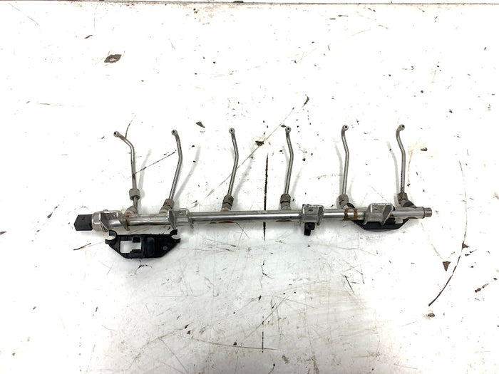 BMW E90 E92 E93 335i/335xi N54 Fuel Rail 7575480