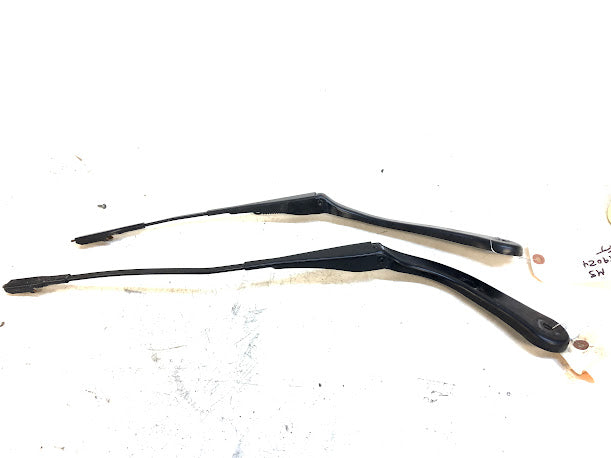 BMW E92 E93 E90 M3 Left/Right Windshield Wiper Arms 7253397/7253386