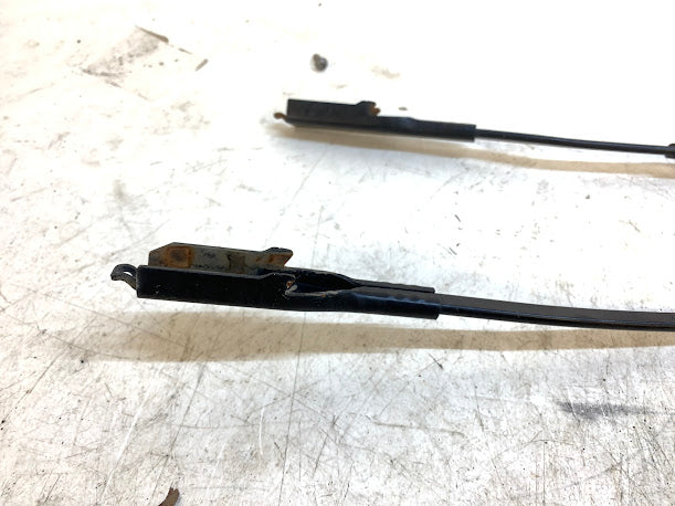 BMW E92 E93 E90 M3 Left/Right Windshield Wiper Arms 7253397/7253386