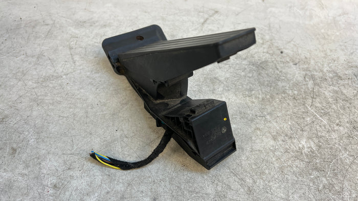 BMW E90 E91 E92 E93 3 Series Automatic Transmission Accelerator/Gas/Throttle Pedal 6852644
