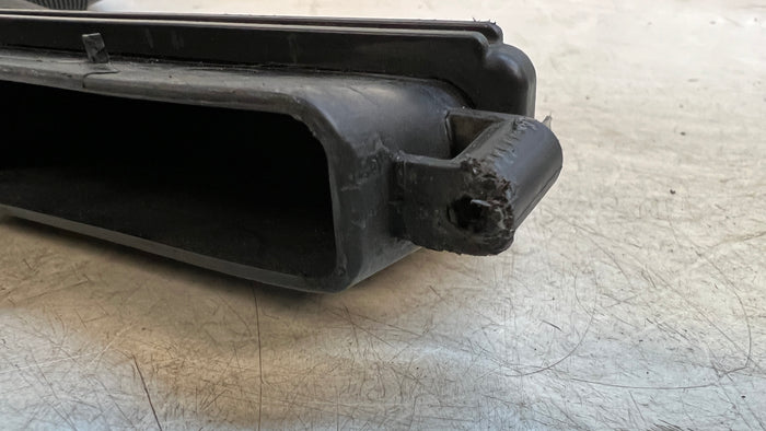 BMW E92 E93 335xi 335i N55 Engine Intake Air Scoop Duct 7541737