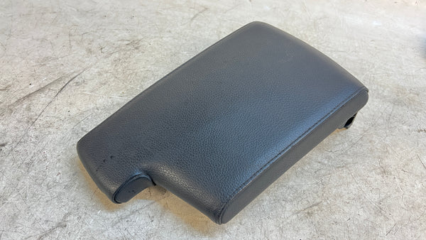 BMW E92 E93 E90 E91 3 Series Black Leather Center Console Armrest 7147208 *DAMAGED*