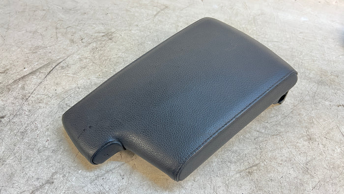 BMW E92 E93 E90 E91 3 Series Black Leather Center Console Armrest 7147208 *DAMAGED*