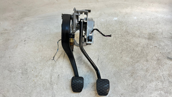 BMW E9X Manual Clutch & Brake Pedal Assembly 6761310