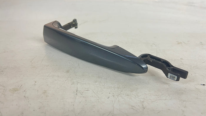 BMW F32 DRIVER DOOR HANDLE MINERAL GREY METALLIC (B39)