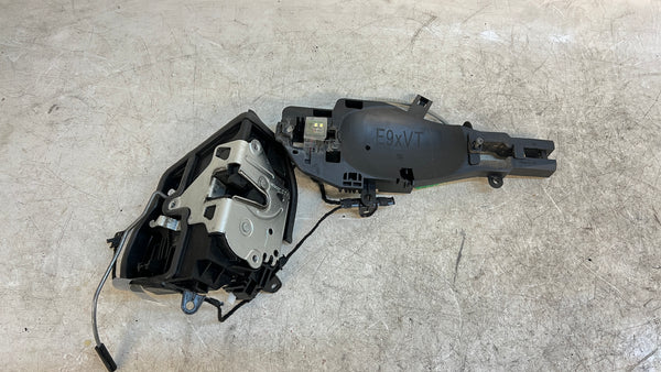 BMW E92 335xi 328xi M3 Right/Passenger Side Door Lock Actuator & Handle Carrier 7229458