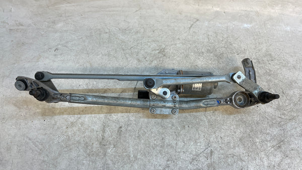 BMW E90 E91 E92 E93 3 Series Wiper Linkage W/Motor 61617161711/6978263