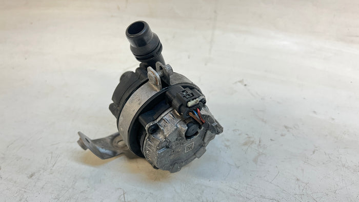 BMW F3X F8X AUXILIARY WATER PUMP 8637953