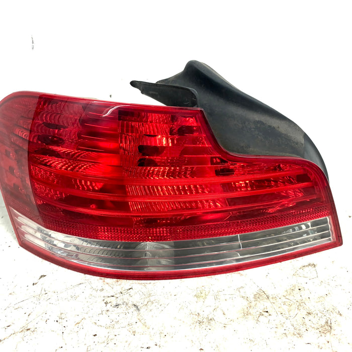 BMW E82 E88 128i 135i Pre-LCI Left/Driver Side Tail Light 7285641