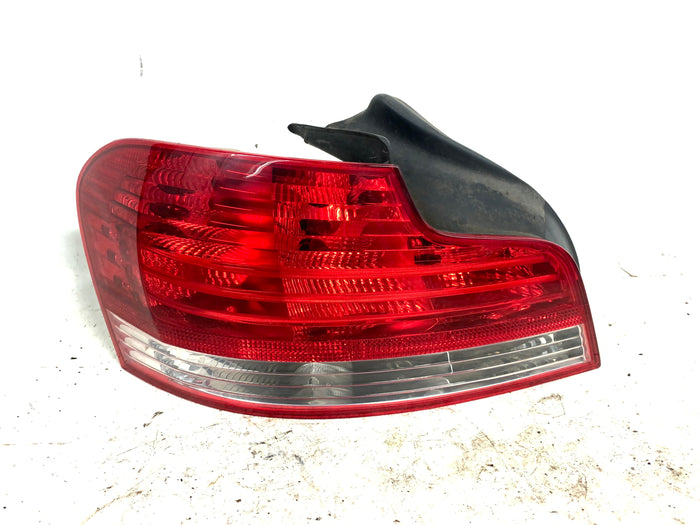 BMW E82 E88 128i 135i Pre-LCI Left/Driver Side Tail Light 7285641