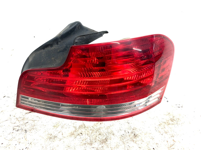 BMW E82 E88 128i 135i Pre-LCI Right/Passenger Side Tail Light 7285642