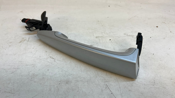 BMW F30 DOOR HANDLE FRONT RIGHT 51217326918 - Glacier Silver Metallic (A83)