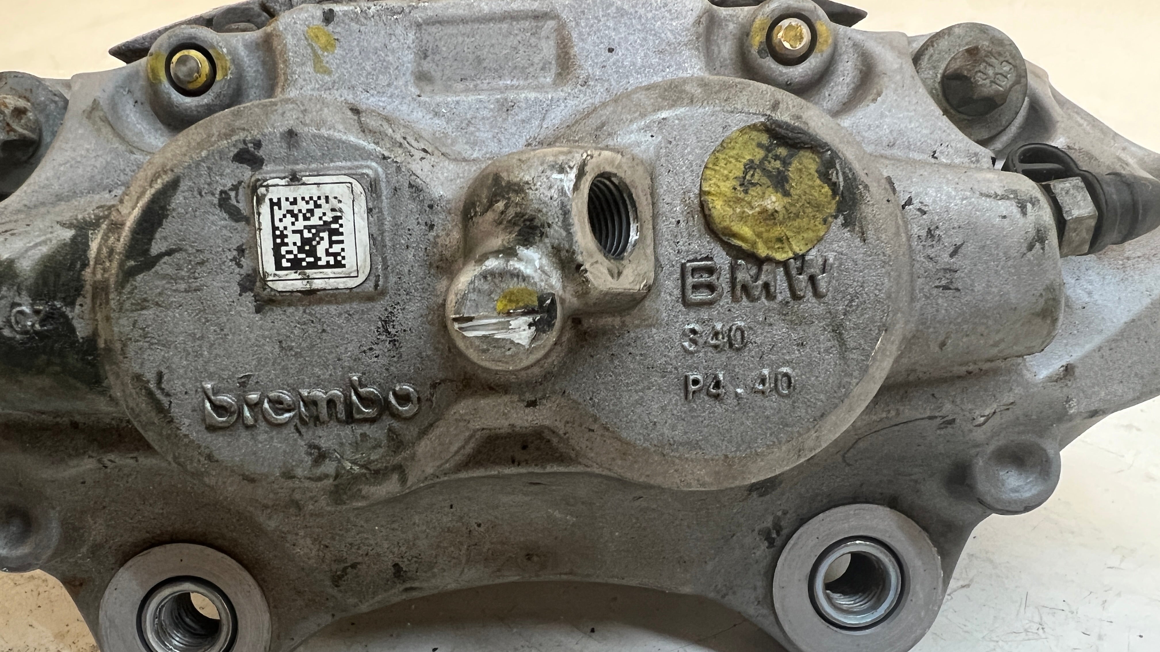 BMW brembo フロント4pot キャリパー F30 F31 F32 BMW brembo 4ポット フロントキャリパーフルリペアキット F30 他