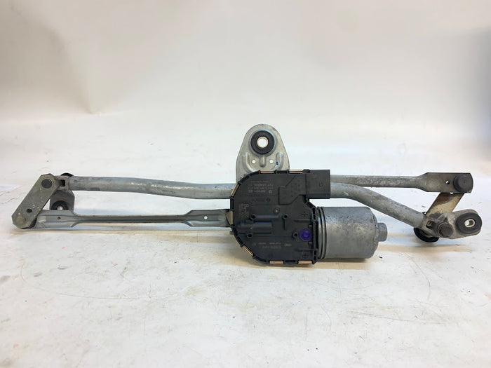 Audi 8U Q3 Front Windshield Wiper Linkage W/Motor 8U0955023