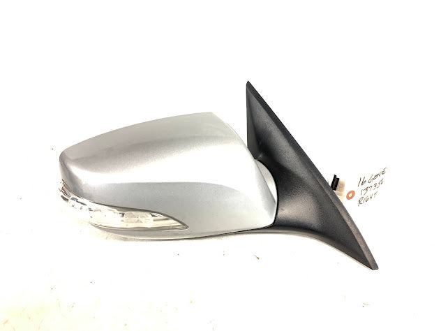 Hyundai BK2 Genesis Coupe Right/Passenger Side Mirror W/Signal Platinum Silver (Y6S)