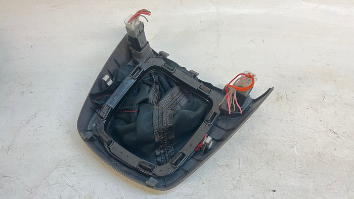 Hyundai BK1/BK2 Genesis Coupe Automatic Shifter Trim & Shift Boot Carbon Fiber 84650-2M000 *Damage*