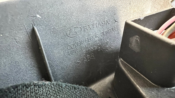 Hyundai BK1/BK2 Genesis Coupe Automatic Shifter Trim & Shift Boot Carbon Fiber 84650-2M000 *Damage*