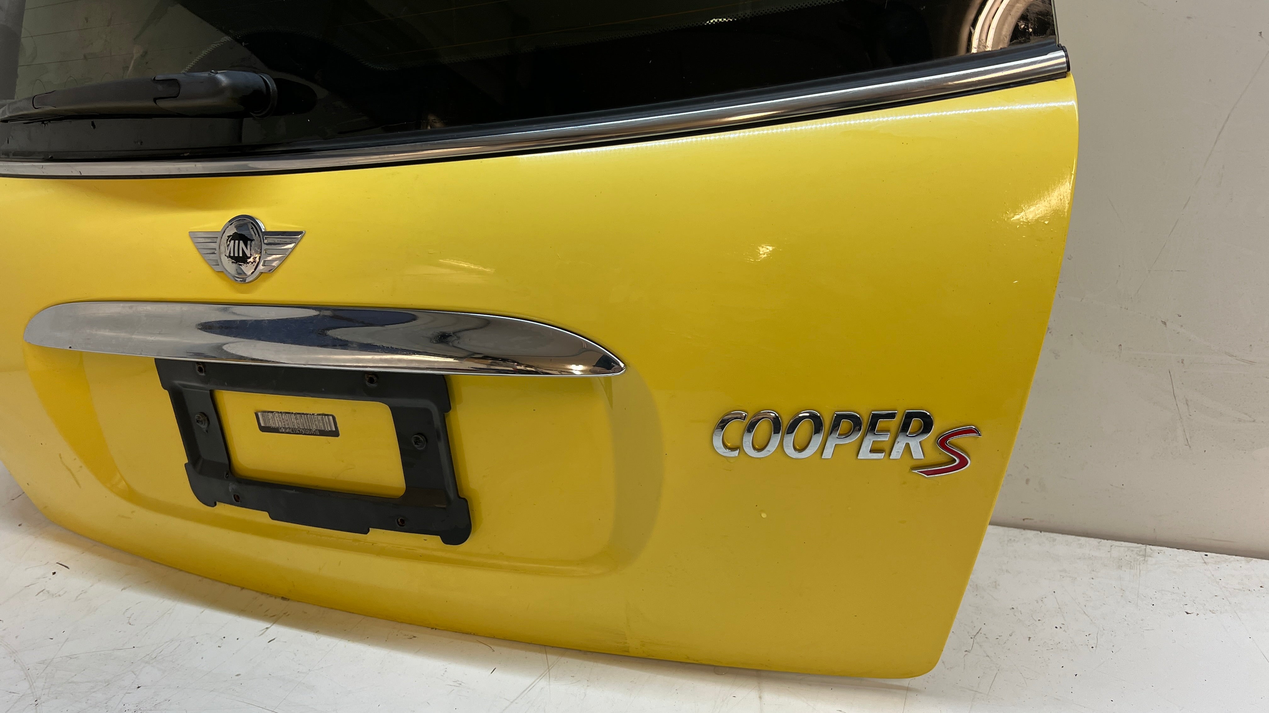 MINI R53 Cooper S Hatch W/ Spoiler & Chrome Handle Liquid Yellow (902 ...
