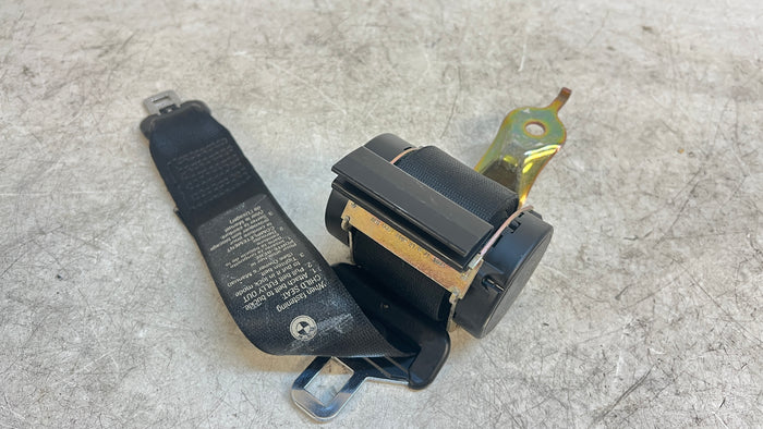 BMW E46 3 Series Sedan Coupe Rear Center Seatbelt 8201025