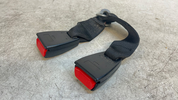 BMW E46 3 Series Sedan Coupe Rear Center Seatbelt Buckle 8233292