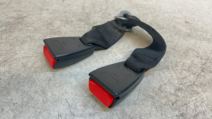 BMW E46 3 Series Sedan Coupe Rear Center Seatbelt Buckle 8233292