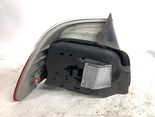 BMW E46 325ci 330ci 323ci M3 Pre-Facelift Right/Passenger Side Outer Tail Light 8384844