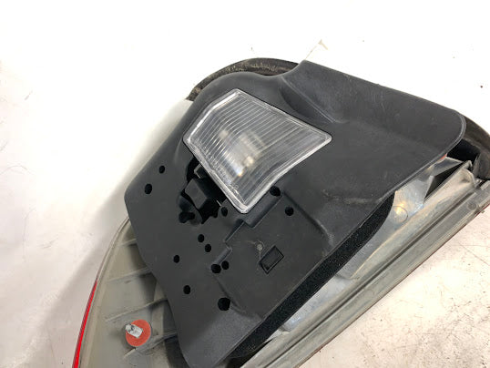 BMW E46 325ci 330ci 323ci M3 Pre-Facelift Right/Passenger Side Outer Tail Light 8384844