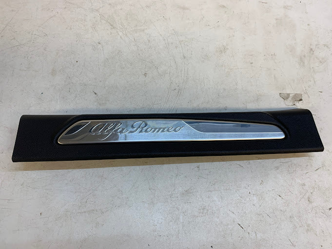 2019 Alfa Romeo 952 Giulia Ti Right/Passenger Side Front Door Sill Trim 156107572