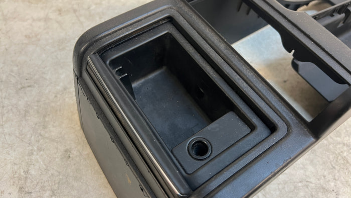 BMW E46 330Ci 328i 325i 323i 320i M3 Sedan/Coupe/Wagon Black Center Console 8213680