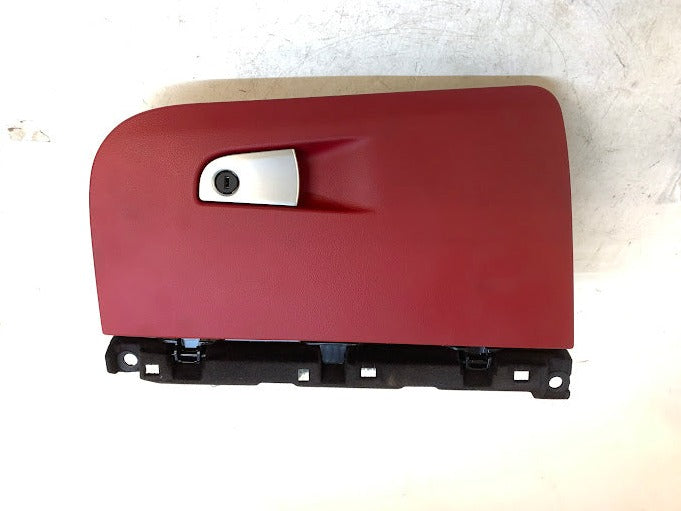 2019 Alfa Romeo 952 Giulia Ti Red Glove Box