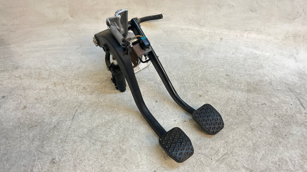 BMW E46 3 Series Manual Transmission Clutch/Brake Pedal Assembly 2229128