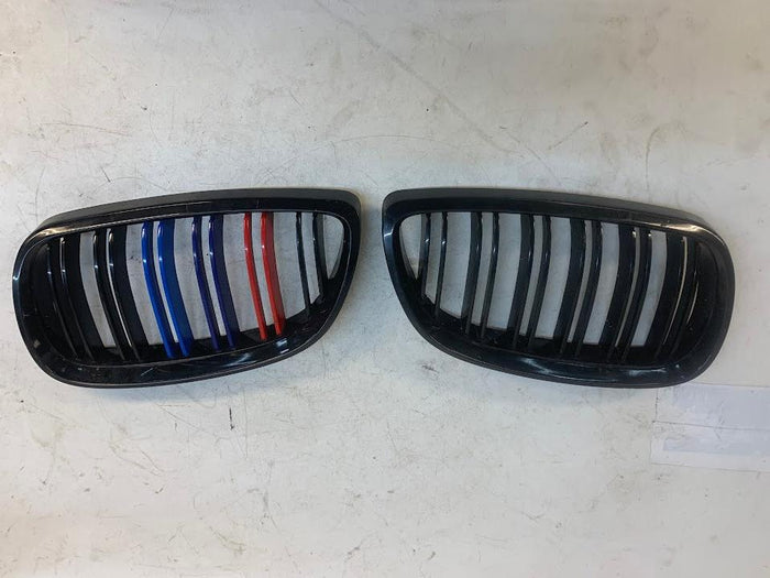 BMW E92 E93 M3 335i 328i Pre-LCI Front Bumper Kidney Grilles