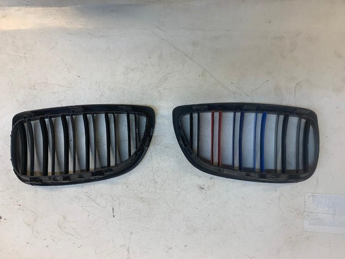 BMW E92 E93 M3 335i 328i Pre-LCI Front Bumper Kidney Grilles