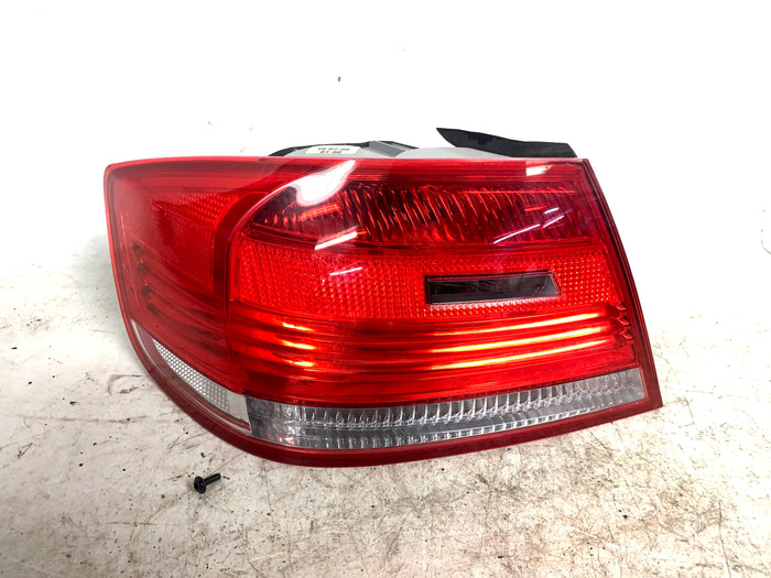 BMW E92 335i 328i M3 Pre-LCI Left Outer Quarter Panel Tail Light 7174407