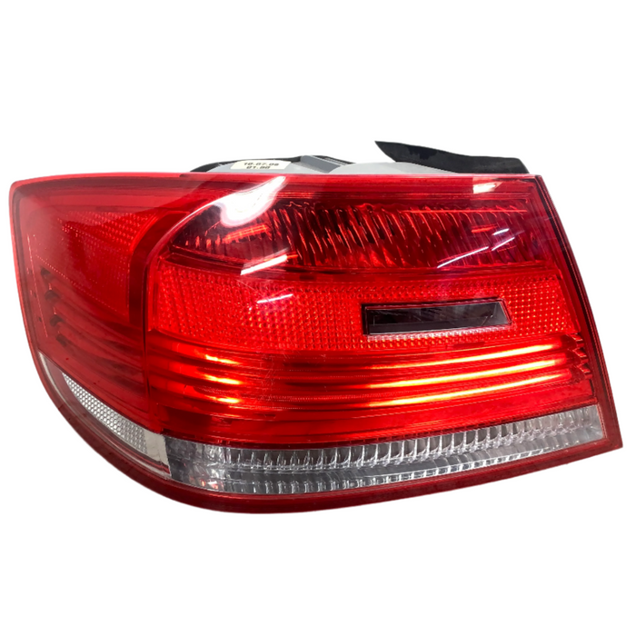 BMW E92 335i 328i M3 Pre-LCI Left Outer Quarter Panel Tail Light 7174407