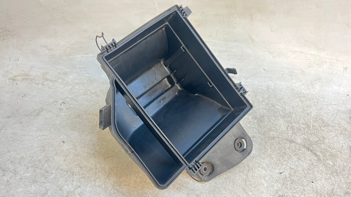BMW E46 330i 330ci 330xi M54 Lower Intake Air Filter Housing 13717501976