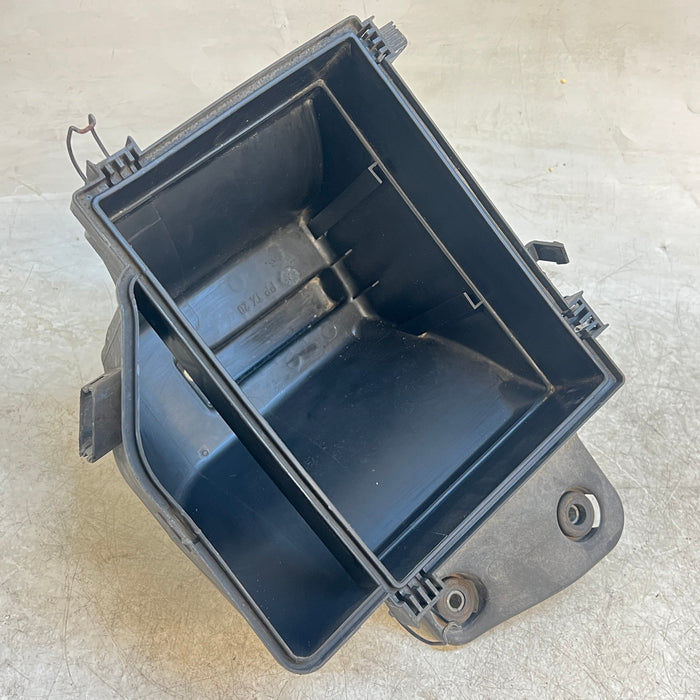 BMW E46 330i 330ci 330xi M54 Lower Intake Air Filter Housing 13717501976