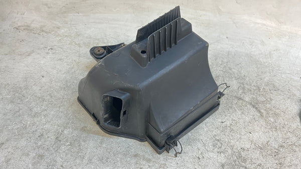 BMW E46 330i 330ci 330xi M54 Lower Intake Air Filter Housing 13717501976