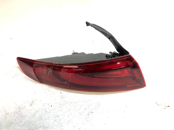 2019 Alfa Romeo 952 Giulia Ti Left/Driver Side Outer Tail Light 20690108 *NOTE*