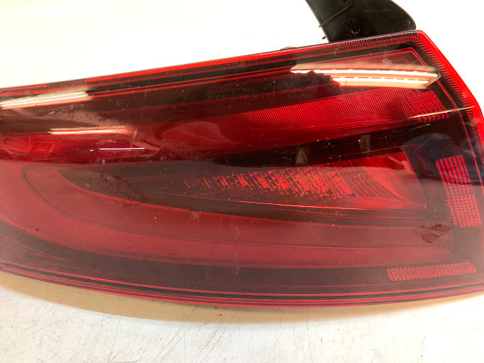 2019 Alfa Romeo 952 Giulia Ti Left/Driver Side Outer Tail Light 20690108 *NOTE*